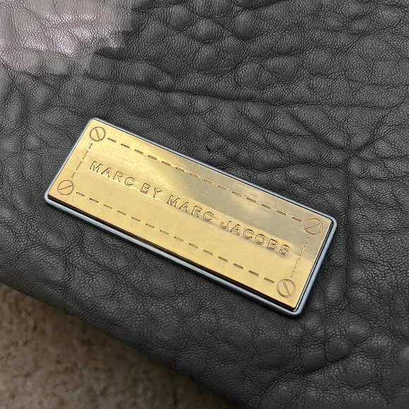 Marc by Marc Jacobs Washed Up’ Mid Sized Pebbled Crossbody - Picture 2 of 6